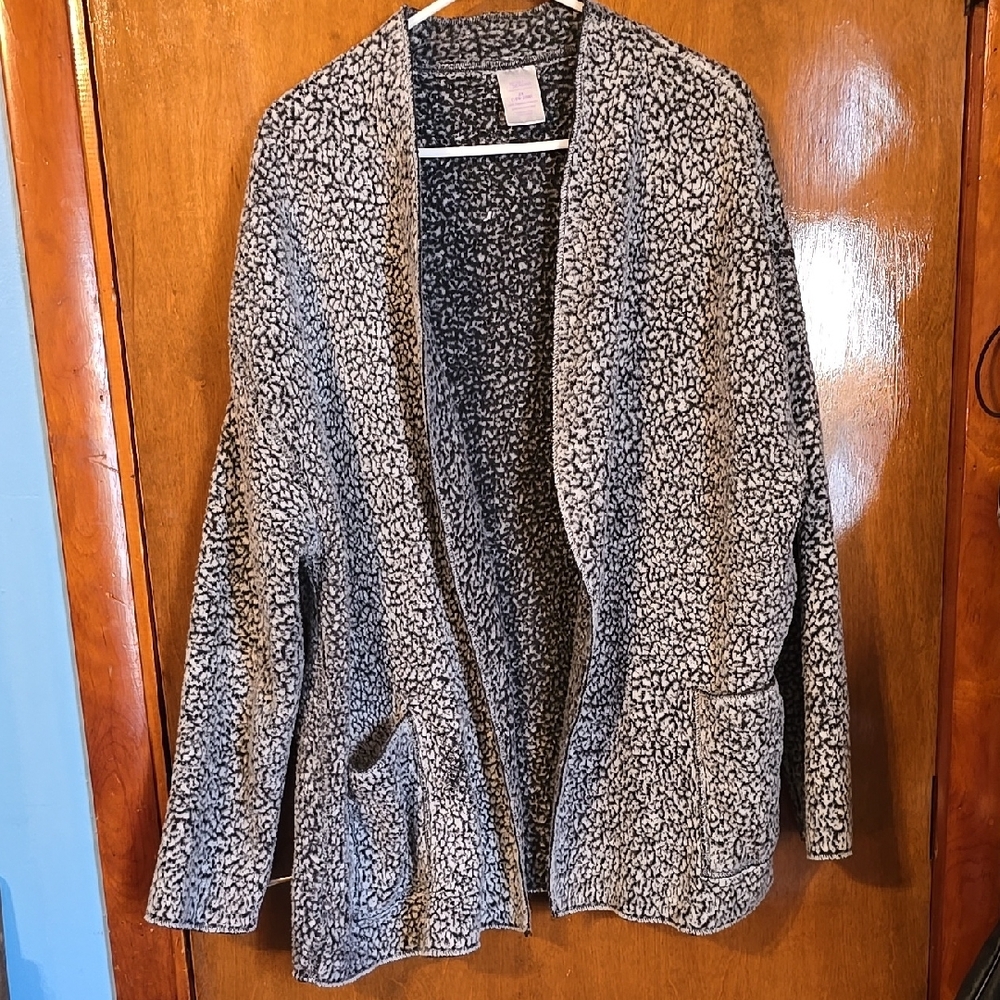 Secret Treasures Size 2X Black and White Open Cardigan